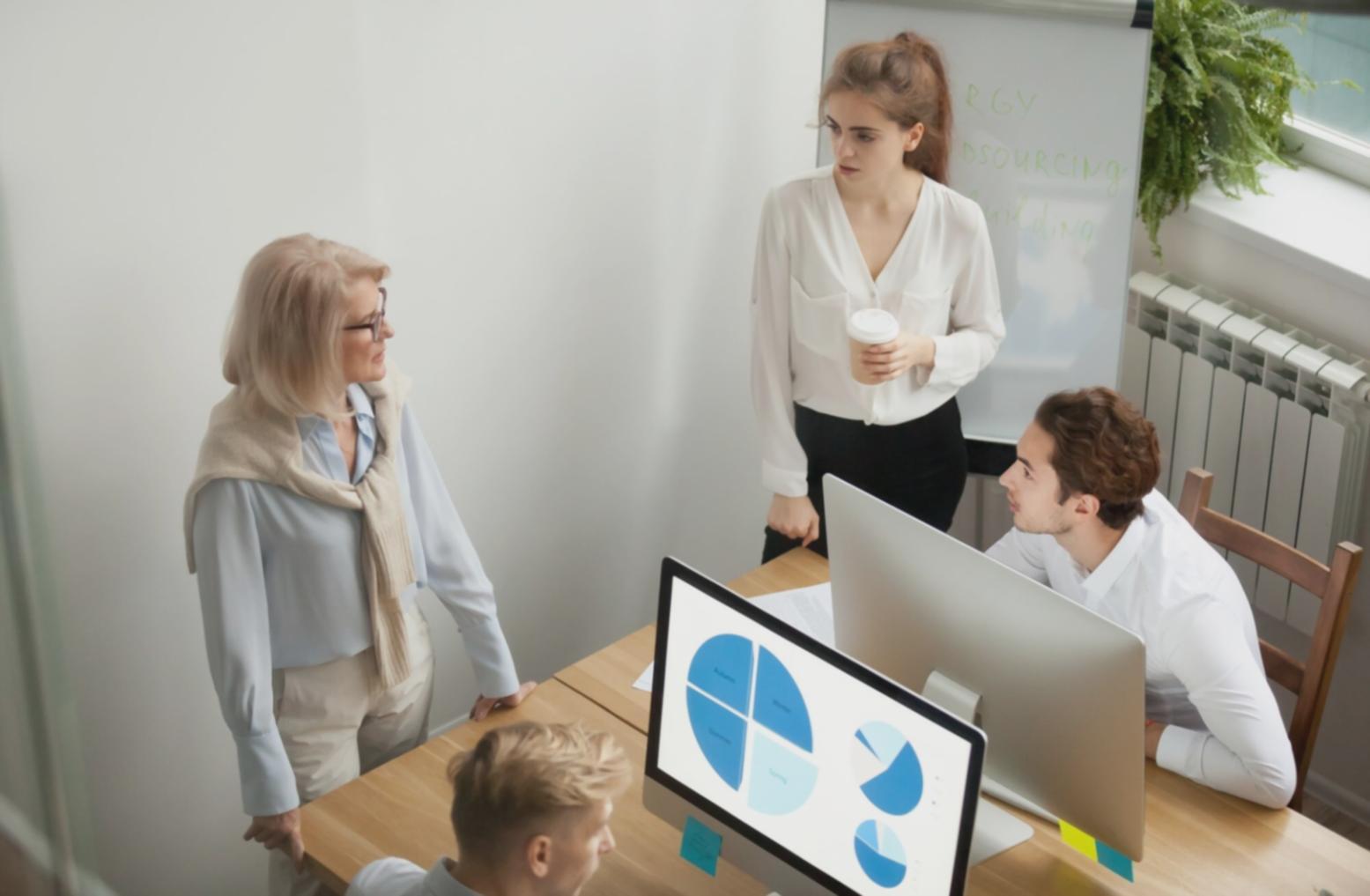 Seminarraum für Finanzbildung mit professioneller Atmosphäre